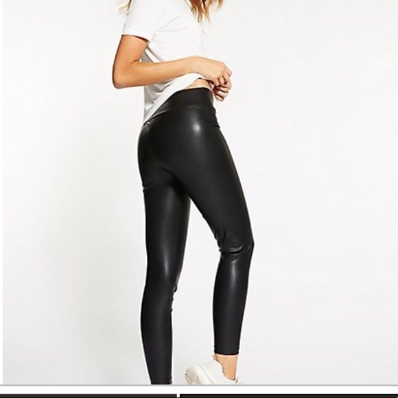 Charlotte Russe Pants - Charlotte Russe, beautiful faux leather legging🌺